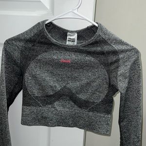 Gymshark cropped long sleeve workout top grey small